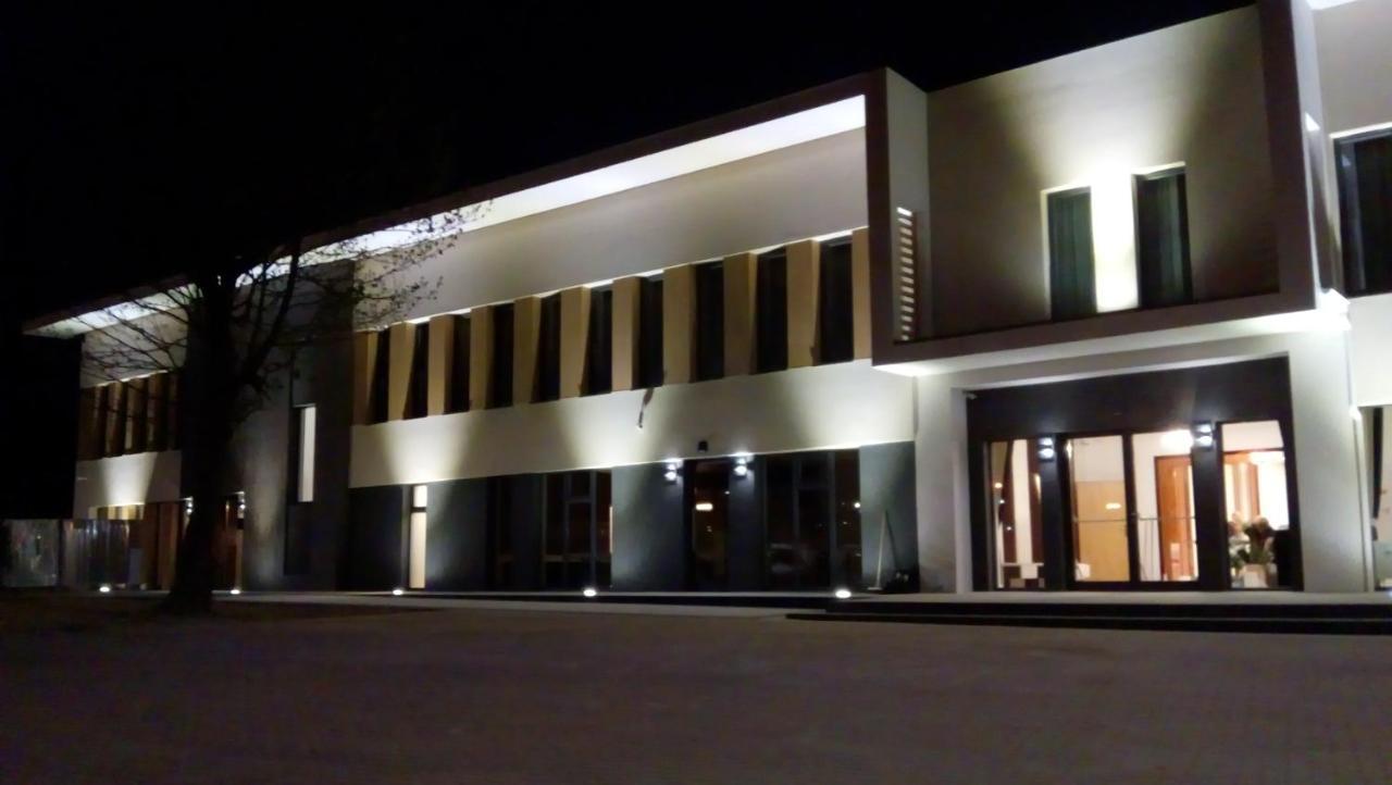Dom Weselny Ludmila Bed & Breakfast Krasnik Exterior photo